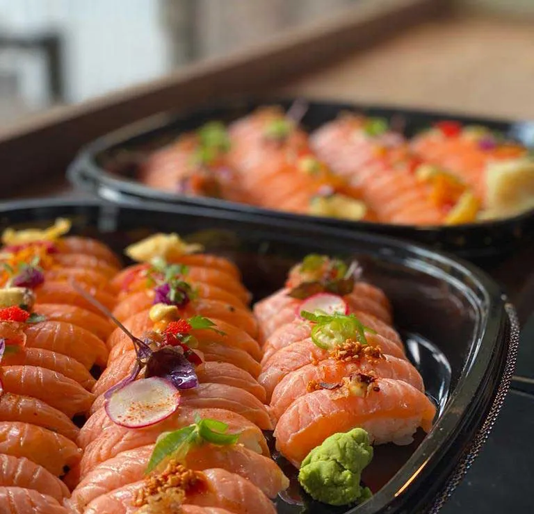 Lyxig catering sushi buffé från Izakaya Stockholm